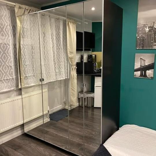 Vika Residence Deluxe Apartments Wednesbury Holiday Resort Ngoại thất bức ảnh